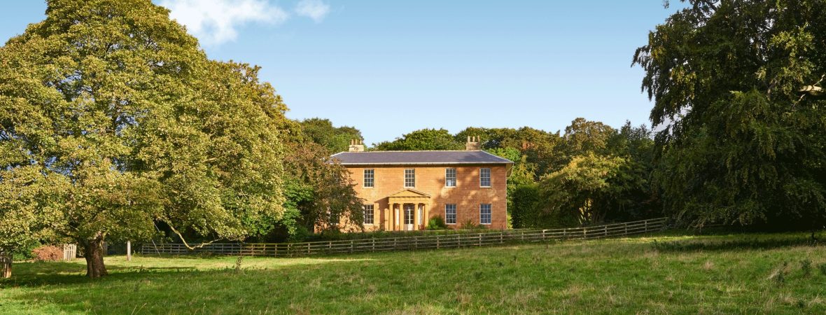 Northridge Hall and Cottage - kate & tom's Large Holiday Homes