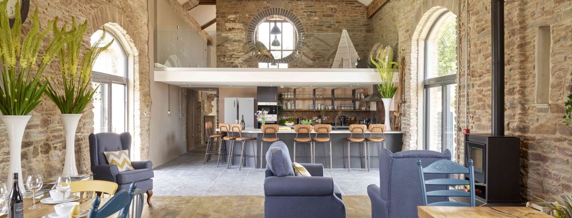 Courtyard Barns - kate & tom's Large Holiday Homes