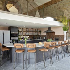  Courtyard Barns - kate & tom's Large Holiday Homes