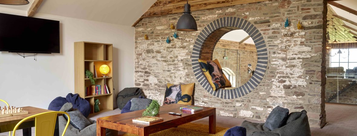 Courtyard Barns - kate & tom's Large Holiday Homes