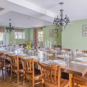 Blackdown Grange - kate & tom's Large Holiday Homes
